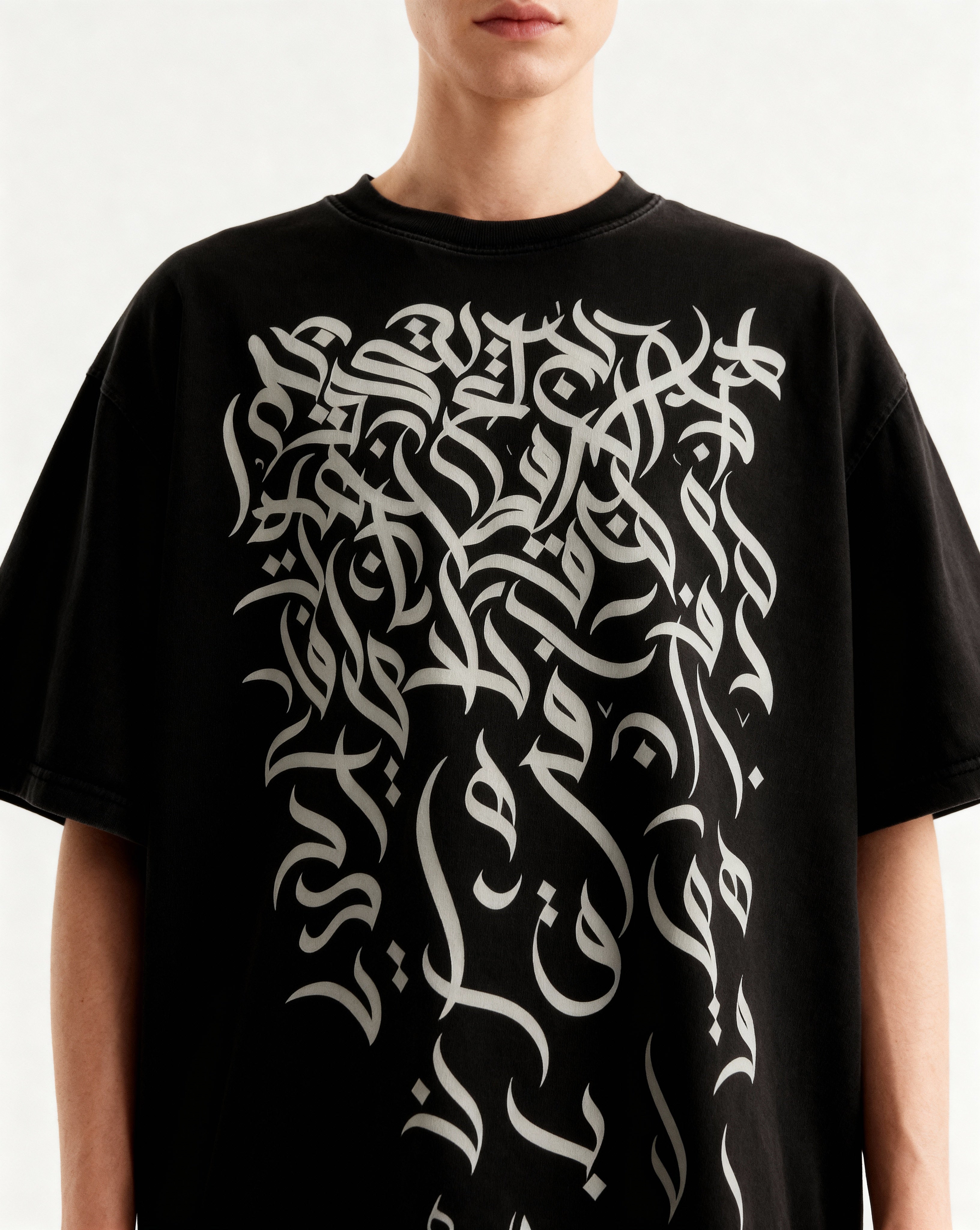 T-shirt “Calligraphie Nocturne” – Noir Premium